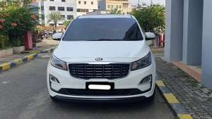Jual bekas Km46rb kia grand sedona diesel 2018 pakai 2019 putih,lokasi di 