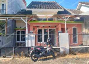 Kontrakkan Rumah 4 kamar Jetis Dau Malang dekat Kampus UMM UIN dll lokasi di ",
          price: `23000000`,
          currency: `IDR`
    };


    let pageData = {
        viewPhoneModalField: , tersedia melalui melalui situs Lamudi