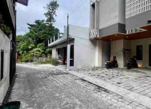 Kost Ekslusif 16 kamar dekat UGM Jakal Km 7,5 Banteng lokasi di depok-2, tersedia melalui melalui situs Lamudi