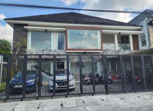 KOST MEWAH 73 KAMAR AKTIF SAMPAI SEKARANG, 300 METER DARI KAMPUS UII JAKAL lokasi di ",
          price: `24000000000`,
          currency: `IDR`
    };


    let pageData = {
        viewPhoneModalField: , tersedia melalui melalui situs Lamudi
