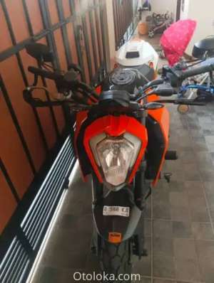 Jual bekas KTM DUKE 250 ABS TAHUN 2017 FULL MODIF,lokasi di Tangerang