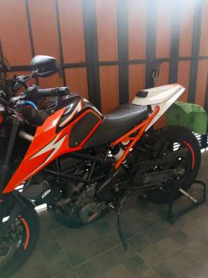 Jual bekas KTM Duke 250 Tahun 2017 ABS Ban Baru Surat Lengkap Mulus Terawat,lokasi di Teluknaga