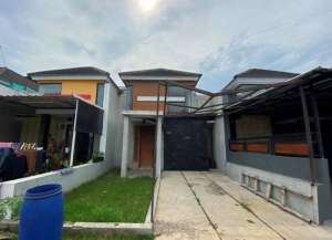 Lelang rumah de green villa mutiara residance ciganitri bandung lokasi di ",
          price: `316000000`,
          currency: `IDR`
    };


    let pageData = {
        viewPhoneModalField: , tersedia melalui melalui situs Lamudi