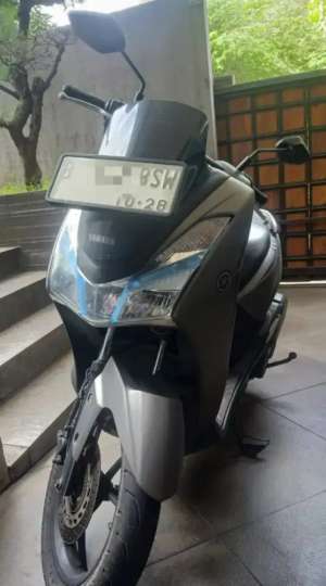 Jual bekas LexiS 2018 Yamaha,lokasi di Kembangan