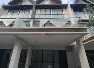 Lokasi Premium Jual Rumah Modern 3Lt. Unfurnished di Osaka Residences Pik 2 Dekat Green Sedayu Mall, Pik AVenueFood District lokasi di ",
          price: `3100000000`,
          currency: `IDR`
    };


    let pageData = {
        viewPhoneModalField: , tersedia melalui melalui situs Lamudi