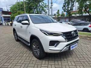 Jual bekas LOW DP Toyota Fortuner 2.7 4x2 SRZ Bensin-AT 2020 13H,lokasi di 
