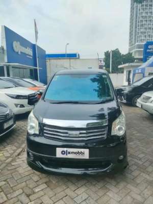 Jual bekas LOW DP Toyota Nav1 2.0 V Bensin-AT 2014 CYQ,lokasi di 