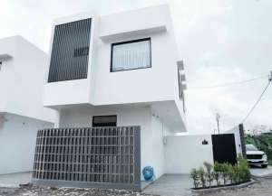 Luxury Villa for Rent in bumbak umalas Kerobokan, Bali lokasi di ",
          price: `450000000`,
          currency: `IDR`
    };


    let pageData = {
        viewPhoneModalField: , tersedia melalui melalui situs Lamudi