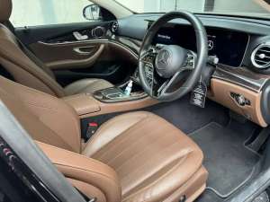Jual bekas Mercedes-Benz E200 2023 Bensin,lokasi di 