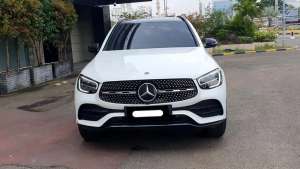 Jual bekas Mercedes benz mercy glc200 amg line 2022 putih pajak panjang,lokasi di 