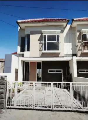 Miliki Rumah Luas 2 Lantai Uk. 6x25m Di Perum. Rungkut Barata Surabaya lokasi di Rungkut, tersedia melalui melalui situs Olx