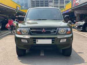 Jual bekas Mitsubishi Pajero 3.2 Manual 2001 Hijau,lokasi di Jakarta DKI