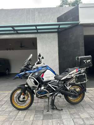 Jual bekas Motor BMW GS K51 1250 Putih Biru Tahun 2020,lokasi di Koroncong
