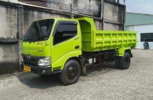 Jual bekas MULUSbanBARU MURAH CDD Hino Dutro 136 HDX Dumptruck 2023 dumptruk,lokasi di Jakarta DKI