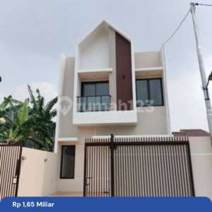 New House Scandinavian Lt 125m Ada Backyard Dlm Perumahan Di Kodau , tersedia melalui melalui situs Rumah123
