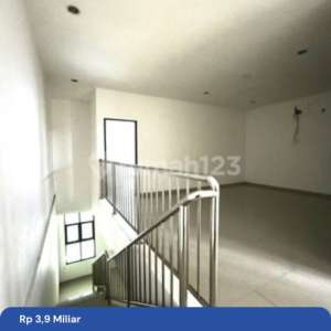 NEW TOWNHOUSE 3 Lantai, POSISI DI HOEK, Lokasi Strategis Di Veteran Bintaro Pesanggrahan Jaksel , tersedia melalui melalui situs Rumah123