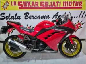 Jual bekas Ninja 250 Fi siap pakai,lokasi di Wonokromo