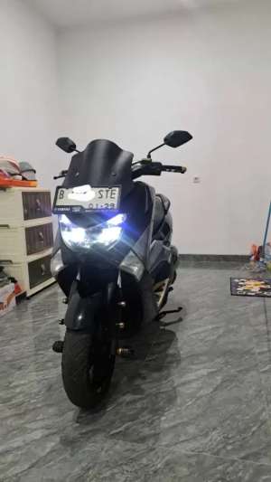 Jual bekas NMAX 2016 Hitam,lokasi di Ciledug