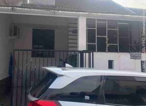 Over kredit rumah murah siap huni dekat stasiun dan tol Rawabuntu lokasi di setu, tersedia melalui melalui situs Lamudi