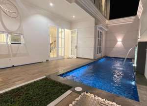 P111. Dijual Rumah Mewah Jagakarsa 2 LantaiKolam RenangHarga Termurah Di Jakarta Selatan lokasi di ",
          price: `4650000000`,
          currency: `IDR`
    };


    let pageData = {
        viewPhoneModalField: , tersedia melalui melalui situs Lamudi