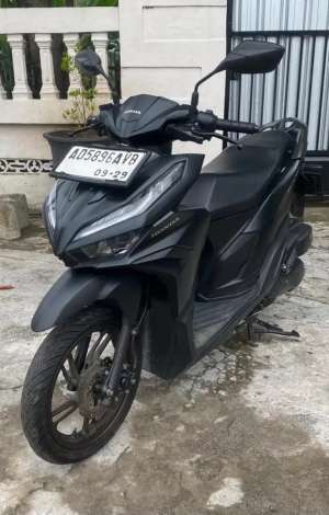 Jual bekas PASTI TERMURAH Honda Vario 125 2024 CBS ISS KEYLESS,lokasi di Pasar Kliwon