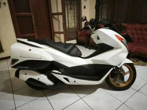 Jual bekas PCX WHITE 2016 build up VIETNAM orisinil dari tangan 1,lokasi di Pancoran
