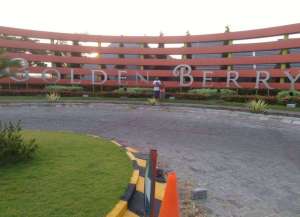 Perumahan Golden Berry Regency Cluster Onyx Raya Wonokoyo Menganti Gresik Rumah Hook Siap Huni lokasi di ",
          price: `800000000`,
          currency: `IDR`
    };


    let pageData = {
        viewPhoneModalField: , tersedia melalui melalui situs Lamudi