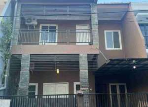 PUCANG ANOM TIMUR 2 LANTAI Sewa Rumah Siap Huni Tengah Kota Surabaya lokasi di ketabang, tersedia melalui melalui situs Lamudi