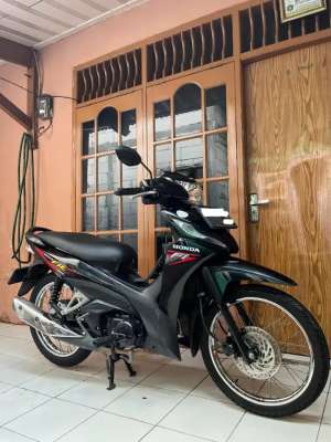 Jual bekas revo injeksi original siap pakai pajak hidup panjang,lokasi di Cakung