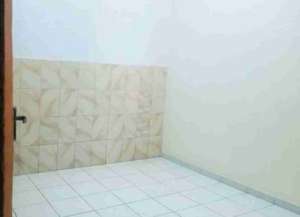 REWWIN dekatTOL WARURumah 2 Lantai Bebas Banjir Jalan Merpati lokasi di genteng-1, tersedia melalui melalui situs Lamudi