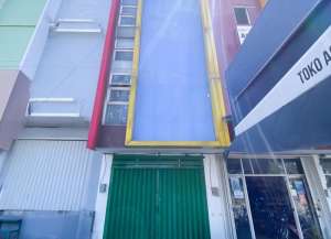 Ruko City 9 Driyorejo Kawasan KBD Driyorejo lokasi di ",
          price: `1750000000`,
          currency: `IDR`
    };


    let pageData = {
        viewPhoneModalField: , tersedia melalui melalui situs Lamudi