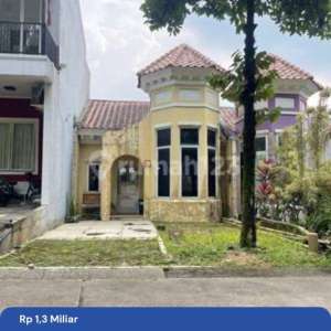 Rumah 1 Lantai Butuh Renovasi Dekat Ke Pintu Tol Shm Di Clusfer Casablanca Sentul City Bogor , tersedia melalui melalui situs Rumah123