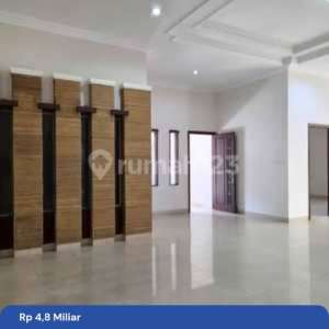 Rumah 1 Lantai di Cluster Singgasana Pradana , tersedia melalui melalui situs Rumah123