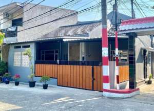 Rumah 15 Mnt ke Living World Alam Sutera Siap Huni Dibantu KPR J-38688 lokasi di alam-sutera-1, tersedia melalui melalui situs Lamudi