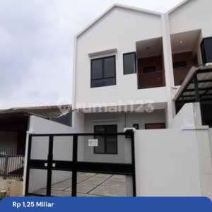 Rumah 2 Lantai Dekat Halte Busway Puri Beta Ciledug Tangerang , tersedia melalui melalui situs Rumah123