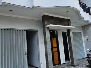 Rumah 2 lantai dekat jalan raya gajahmada dan simpang lima semarang lokasi di Semarang Tengah, tersedia melalui melalui situs Olx