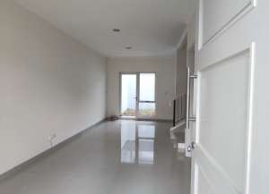Rumah 2 Lantai dengan AC 2 unit di Bahana Suvarna Sutera Tangerang 1K90007B lokasi di cikupa, tersedia melalui melalui situs Lamudi