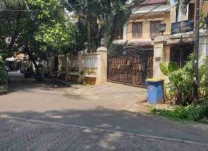 Rumah 2 Lantai di Bonang Pegangsaan Lokasi Strategis Hanya 15 Menit ke Tol Pulomas lokasi di menteng, tersedia melalui melalui situs Lamudi