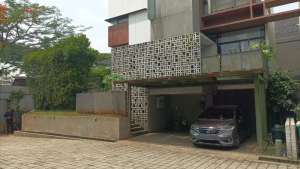 Rumah 2 Lantai di Bunga Mayang Pesanggrahan, 8 Menit ke Tol Veteran lokasi di Pesanggrahan, tersedia melalui melalui situs Olx