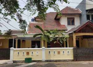 Rumah 2 lantai di Dukuh Zambrud Bekasi Timur lokasi di ",
          price: `40000000`,
          currency: `IDR`
    };


    let pageData = {
        viewPhoneModalField: , tersedia melalui melalui situs Lamudi
