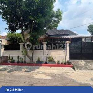 Rumah 2 Lantai di Komplek Megapolitan Cinere , tersedia melalui melalui situs Rumah123