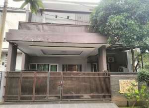 Rumah 2 Lantai di Villa Gunung Lestari, Hanya 10 Menit ke Tol Pondok Aren lokasi di ciputat-2, tersedia melalui melalui situs Lamudi
