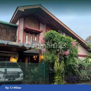 Rumah 2 lantai Full Gardening, Strategis diTaman Alfa Indah, Jakarta Selatan , tersedia melalui melalui situs Rumah123