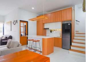 Rumah 2 Lantai Full Renovasi Amalfi Village Gading Serpong BSD City Tangerang Banten ATYT lokasi di cihuni, tersedia melalui melalui situs Lamudi