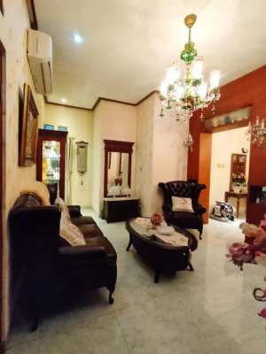 Rumah 2 lantai furnish dijual di jalan komplek Depkes Caman Jatibening lokasi di Pondok Gede, tersedia melalui melalui situs Olx