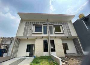 Rumah 2 Lantai Gratis Konsultasi Desain Interior Hingga Puas, Tanpa DP, Free biaya Tak terbatas, dekat RS Ra Basoeni Gedeg lokasi di gedeg, tersedia melalui melalui situs Lamudi