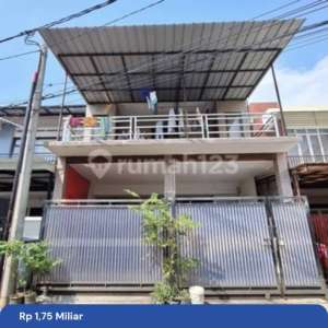 Rumah 2 Lantai Semi Furnished Di Poris Paradise Ekslusif , tersedia melalui melalui situs Rumah123