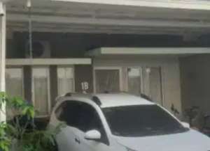 Rumah 2 Lt SHM 13 Menit ke Gerbang Tol Brigif Siap KPR J-38127 lokasi di jagakarsa, tersedia melalui melalui situs Lamudi