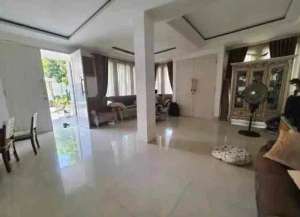 Rumah 2,5 Lantai Hoek Perumahan Puri Beta Ciledug lokasi di ciledug-1, tersedia melalui melalui situs Lamudi