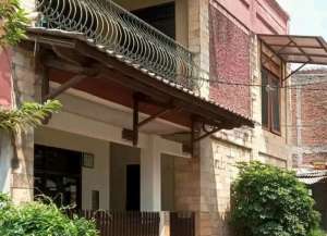 Rumah 2Lr murah 1,1m Cash inly di Mekarsari Ciamnggis Depok lokasi di ",
          price: `1100000000`,
          currency: `IDR`
    };


    let pageData = {
        viewPhoneModalField: , tersedia melalui melalui situs Lamudi